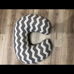 Nursing pillow